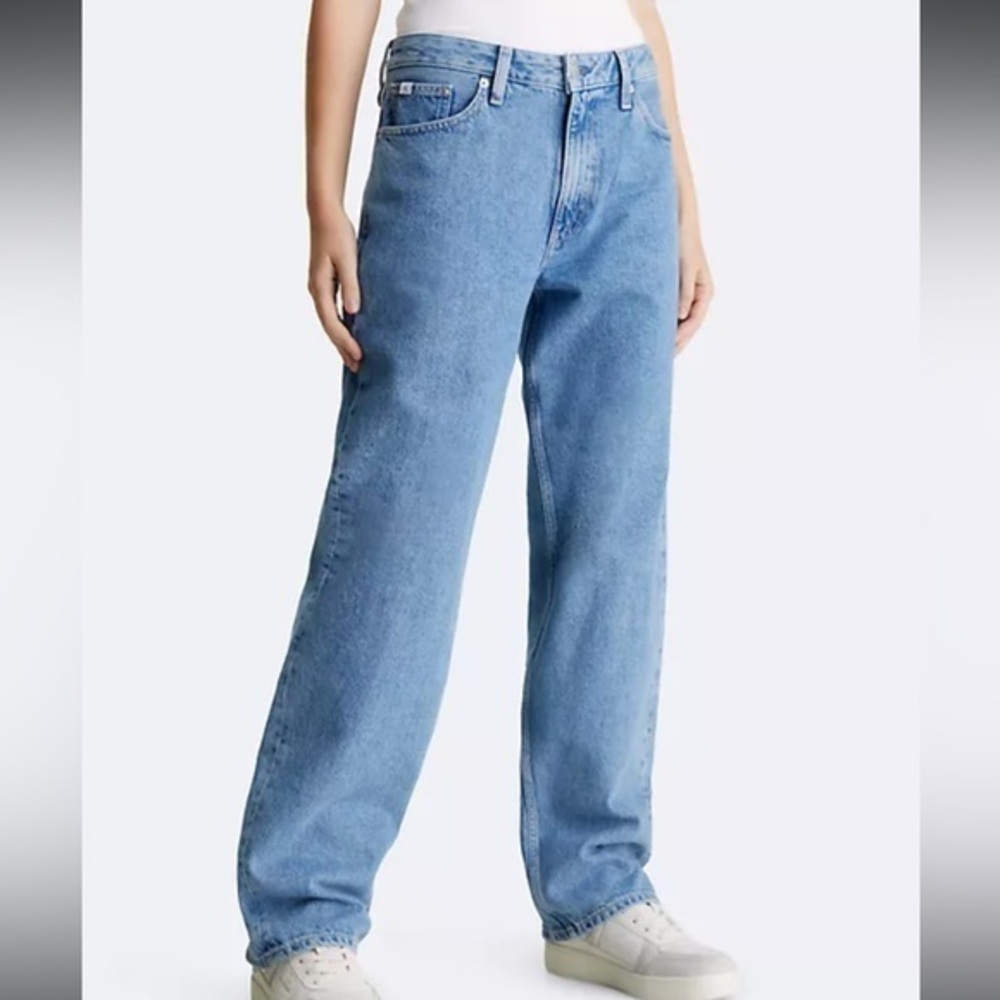 Vintage Calvin Klein 90s dad jeans -woman’s waist size is 34.